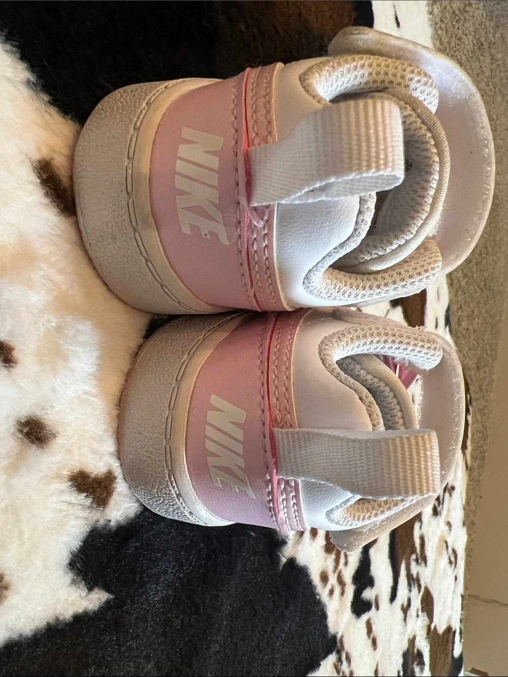 Nike Kids Pink and White Velcro Low-Top Sneakers